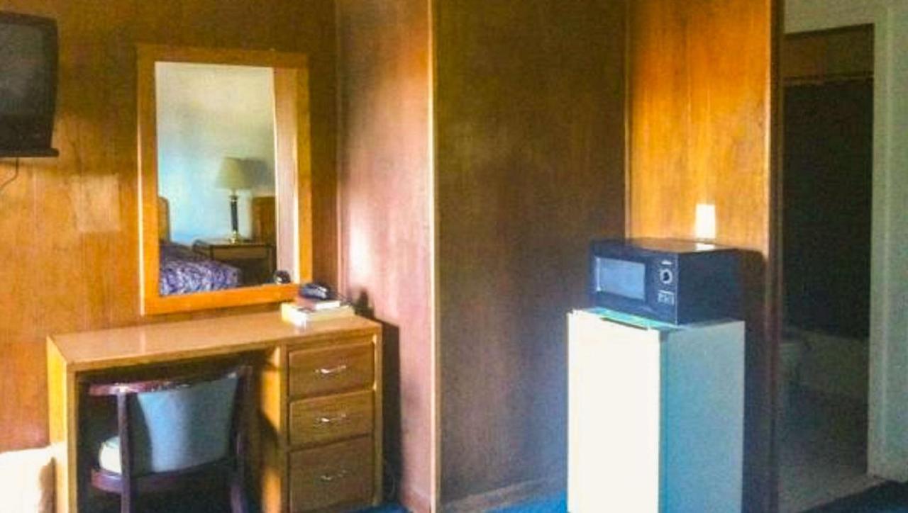 Juniper Motel Madras Bagian luar foto