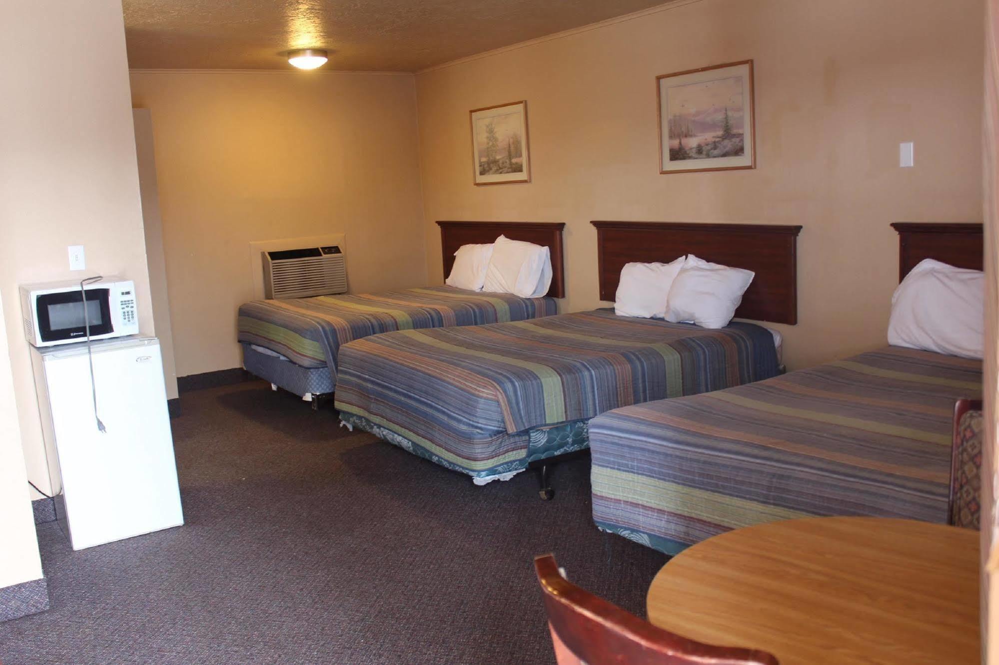 Juniper Motel Madras Bagian luar foto